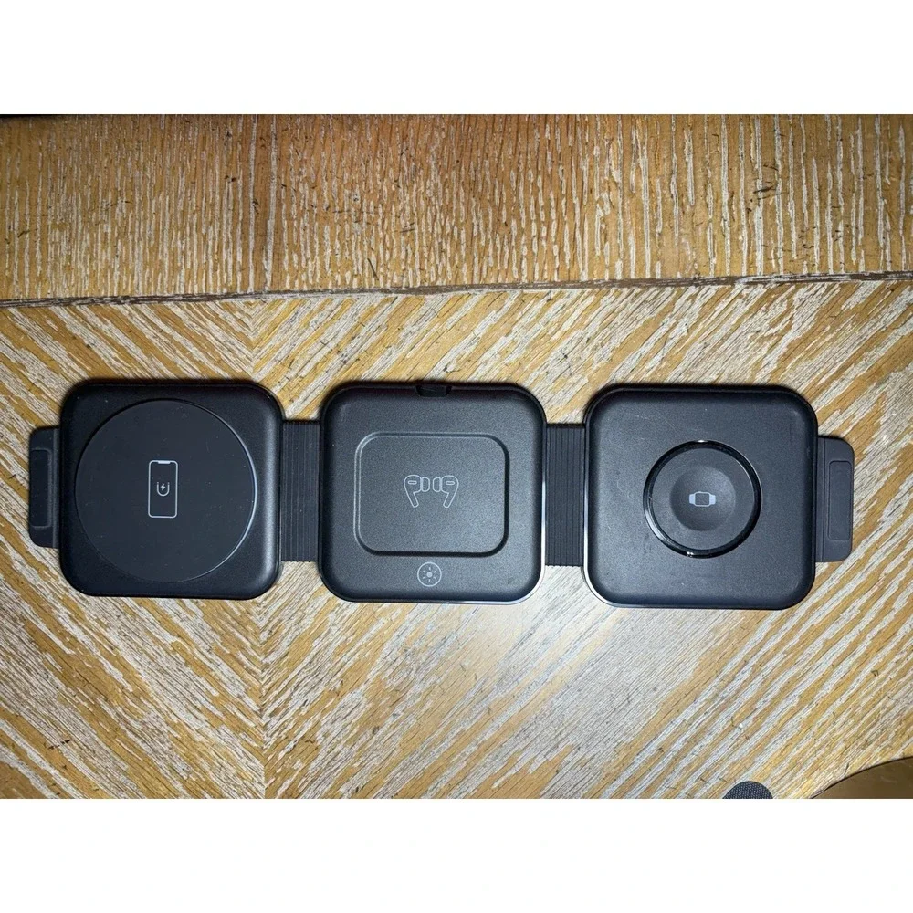 IXular ZL031 3-in-1 Foldable Wireless Charger. for your iPhone, watch & earbuds